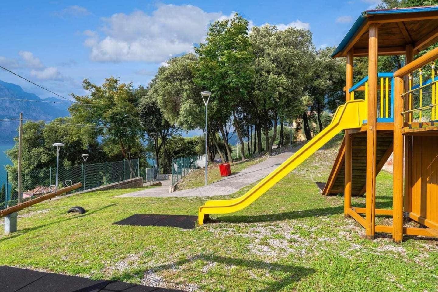 Finestra Sul Lago Malcesine Apt Riva Dış mekan fotoğraf