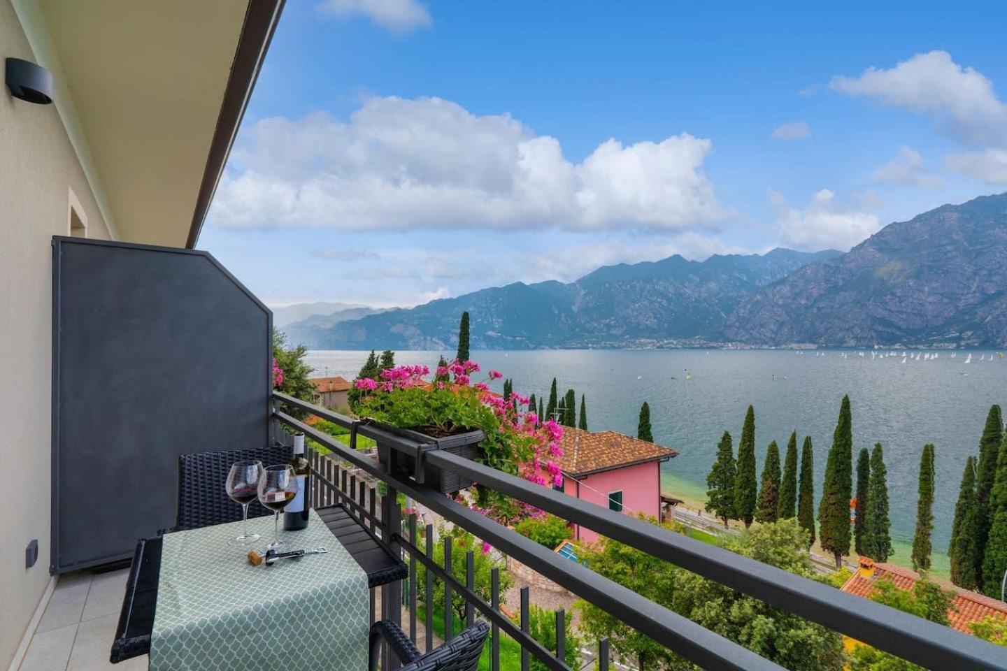 Finestra Sul Lago Malcesine Apt Riva Dış mekan fotoğraf
