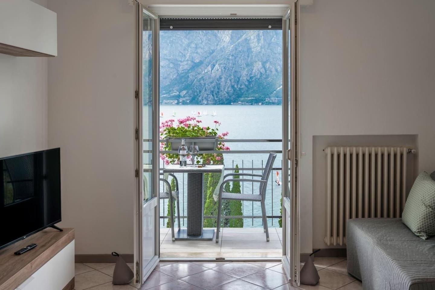 Finestra Sul Lago Malcesine Apt Riva Dış mekan fotoğraf