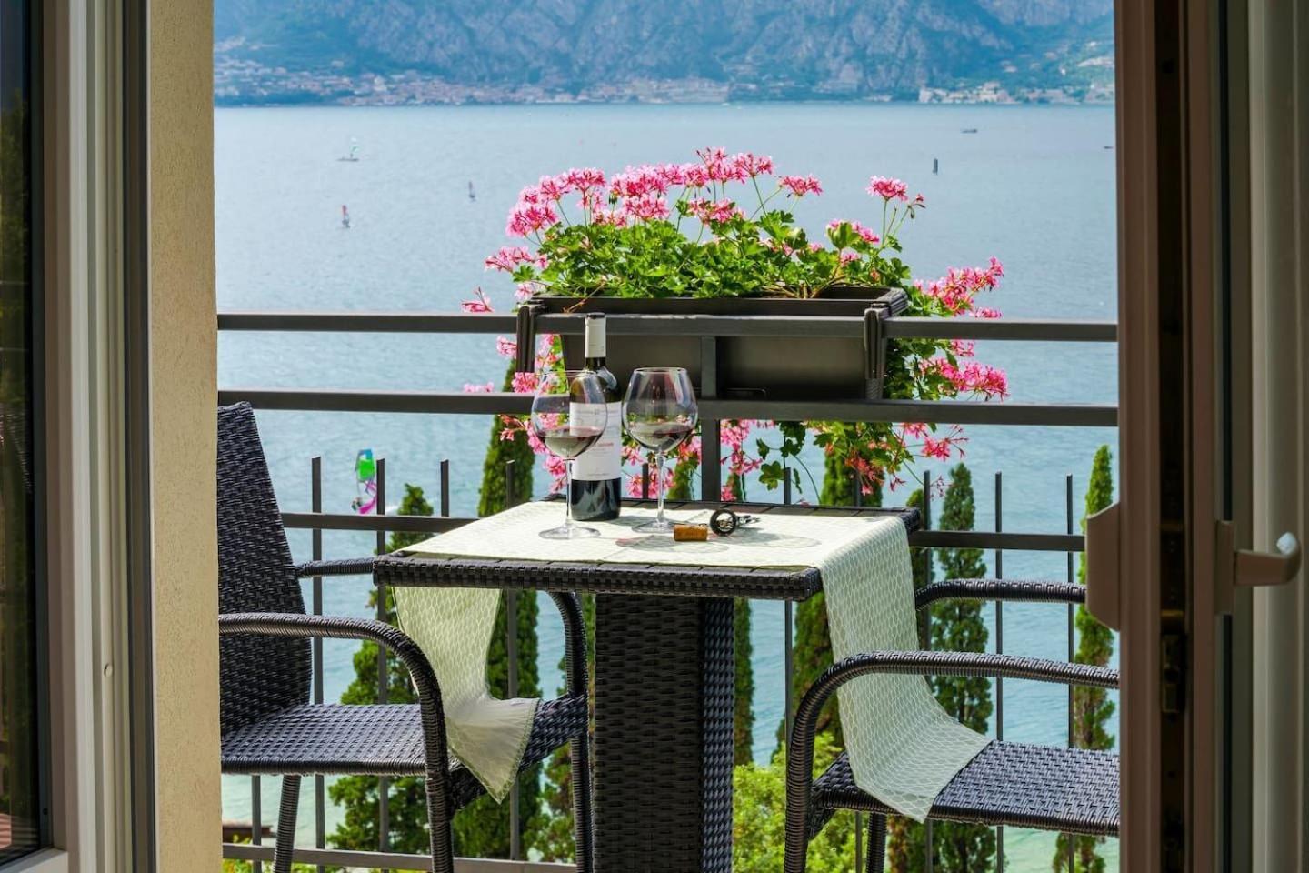 Finestra Sul Lago Malcesine Apt Riva Dış mekan fotoğraf